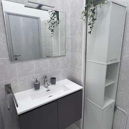 A Due Passi Dal Centro Intero Con Ac E Wifi Apartamento Forlì