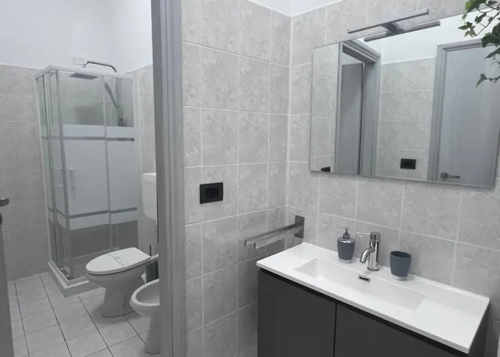 A Due Passi Dal Centro Intero Con Ac E Wifi Apartamento Forlì