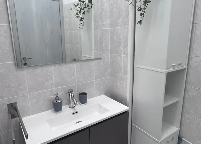 A Due Passi Dal Centro Intero Con Ac E Wifi Apartamento Forlì